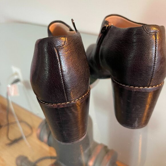 Clarks Booties  - black, 8.5 - Picture 6 of 7